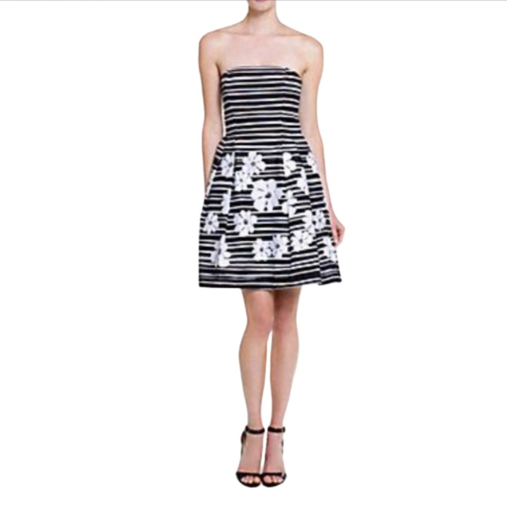 Taylor Dress Size 8 Blue White
